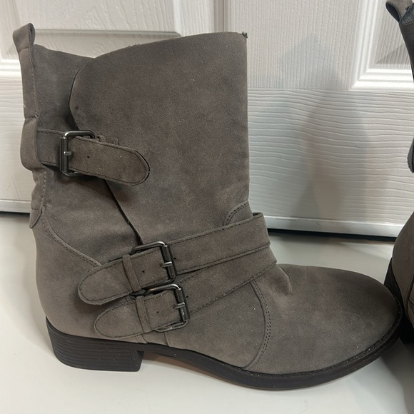 Just Fab Selene 9.5 Ankle Buckle Boots Gray - Picture 3 of 4